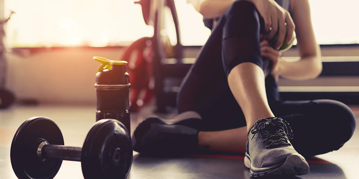 Sculpted Shoulders to Stronger Arms: Your Killer 15-Minute Upper-Body Dumbbell Workout!